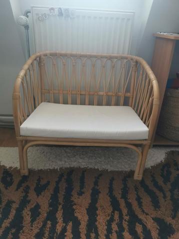 Bamboe bankje met kussen - kinderkamer beschikbaar voor biedingen