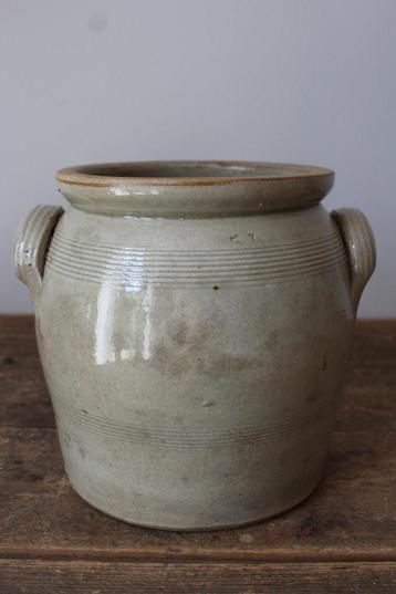 Oude Franse brocante grespot Nr.6 *Pronck & Praal* beschikbaar voor biedingen