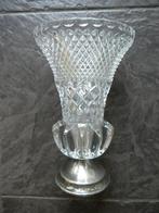 VAAS KRISTAL OP VERZILVERDE VOET, HEEL MOOI GESLEPEN, Overige kleuren, Ophalen of Verzenden, Minder dan 50 cm, Glas