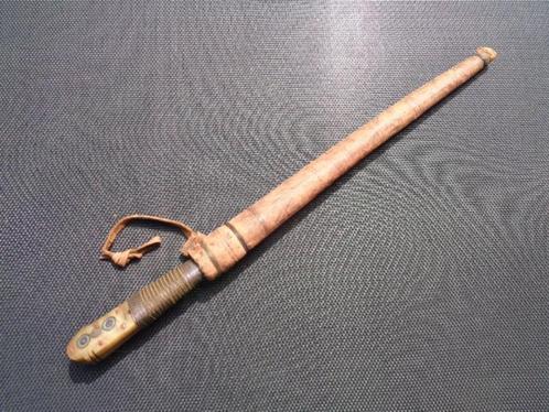 Kunst , antiek , hand arbeid , met schede , L = 41 cm, Antiek en Kunst, Kunst | Niet-Westerse kunst, Ophalen of Verzenden