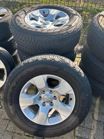 Nieuwe set velgen en banden voor Dodge ram 1500 Zes gaats  beschikbaar voor biedingen
