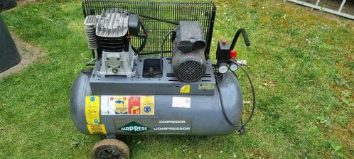Compressor 10 bar 3 pk/2.2 kW 214 l/min 90 l, Doe-het-zelf en Verbouw, Compressors, Gebruikt, 6 tot 10 bar, 25 tot 100 liter, 200 tot 400 liter/min