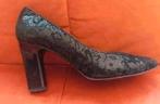 Pumps zwart leer z.g.a.n
merk linea Wally uit Venezia 37, Ophalen, Pumps, Zwart, Zo goed als nieuw