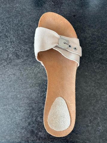 Scholl Pescura suède muiltjes in crème mt 40 beschikbaar voor biedingen