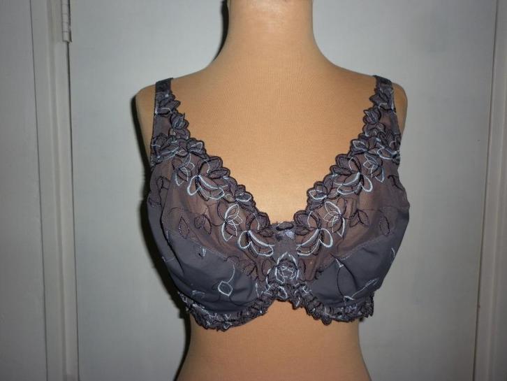 beugelBh maat 85D  merk : Hunkemöller, Kleding | Dames, Ondergoed en Lingerie, BH, Grijs, Verzenden
