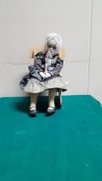 pop oma op houten stoel, Ophalen of Verzenden, 'T Olde Gre-j, Info@toldegrej.nl, Endepoelstraat 20f Didam