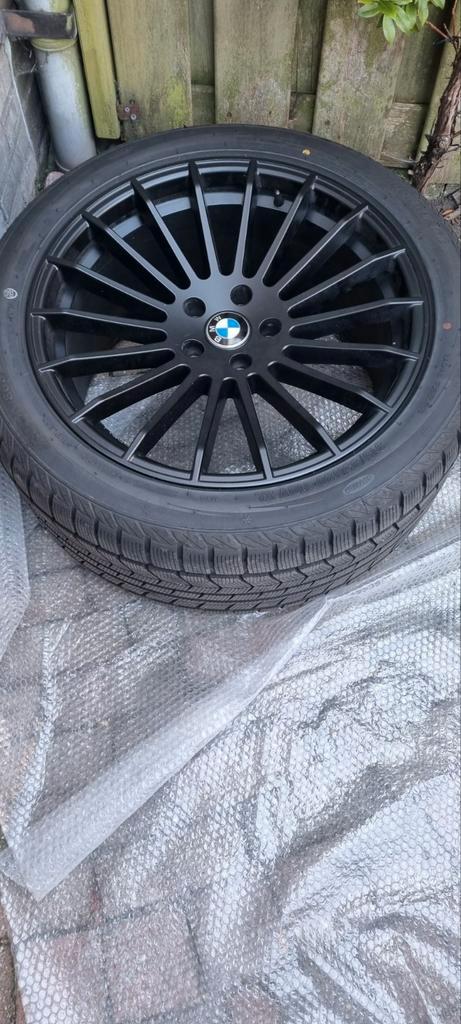 BMW X5 F15 breedset 315-35-20 één winter 3500 km op gereden, Auto-onderdelen, Banden en Velgen, Winterbanden, 20 inch, 315 mm