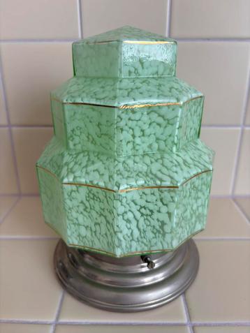 Antieke skyscraper, vintage plafonnière, art deco lamp beschikbaar voor biedingen