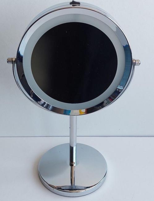 Make-up spiegel staand met LED verlichting chroom, Sieraden, Tassen en Uiterlijk, Uiterlijk | Cosmetica en Make-up, Zo goed als nieuw