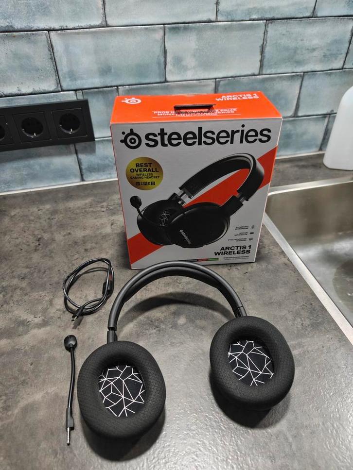 Steelseries Arctis Nova 1 Wireless Headset, Computers en Software, Headsets, Zo goed als nieuw, Over-ear, Draadloos, Gaming headset