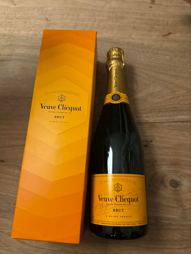Veuve Clicquot Brut Champagne Yellow Label in doos, Verzamelen, Wijnen, Ophalen of Verzenden