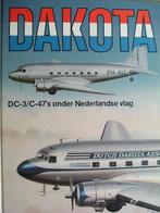 Dakota. DC-3/C-47's onder Nederlandse vlag., Ophalen of Verzenden, Zo goed als nieuw, Boek of Tijdschrift