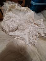 Trouwjurk bruidsjurk met heel veel tule en sleep, Kleding | Dames, Trouwkleding en Trouwaccessoires, Ophalen of Verzenden, Gedragen