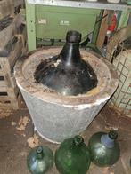 Prachtige oude wijnflessen nog in hun orginele mand, Ophalen