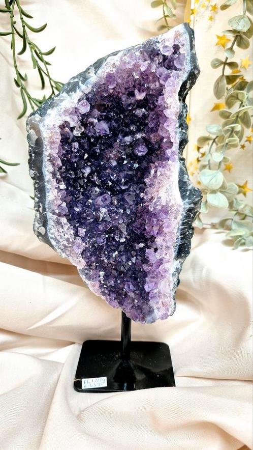 Amethist op standaard, Verzamelen, Mineralen en Fossielen, Mineraal, Verzenden