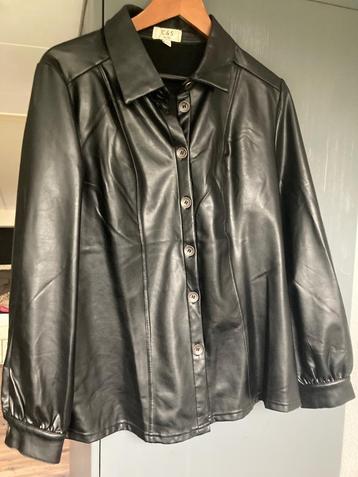 Leuke zwarte leatherlook blouse van C & S, maat XL beschikbaar voor biedingen