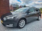 Ford Focus 1.0 Ecoboost NIEUWE DISTRIBUTIERIEM / TREKHAAK, 65 €/maand, 125 pk, Zwart, Leder en Stof