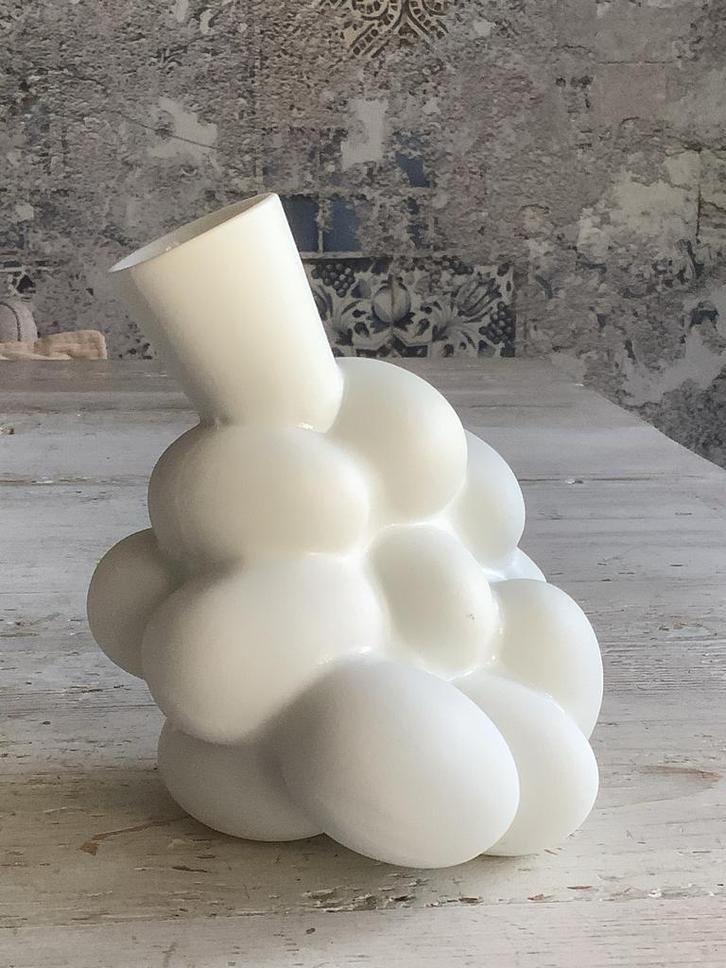 Marcel Wanders Egg Vaas - Design Icoon, Huis en Inrichting, Woonaccessoires | Vazen, Zo goed als nieuw, Wit, Minder dan 50 cm
