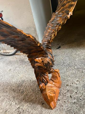 adelaar met afneembaar vogels 83 cm hoog beschikbaar voor biedingen