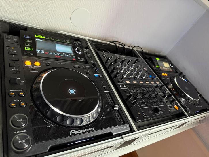 Pioneer DJ set - CDJ 2000 + DJM700, Muziek en Instrumenten, Dj-sets en Draaitafels, Zo goed als nieuw, Pioneer, Ophalen