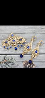 Broche met oorbellen, Sieraden, Tassen en Uiterlijk, Oorbellen, Ophalen of Verzenden, Zwart, Overige materialen