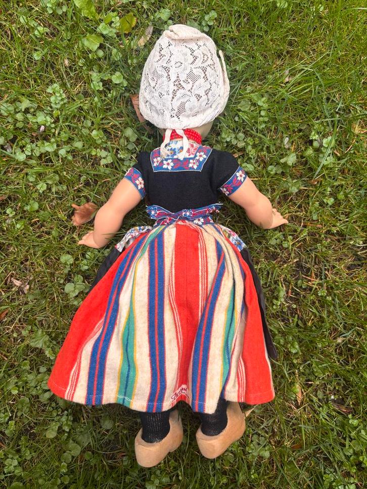 Unieke Nederlandse Klederdracht Pop - Museumstuk, Kinderen en Baby's, Speelgoed | Poppen, Gebruikt, Overige typen, Ophalen of Verzenden