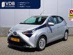 Toyota Aygo 1.0 VVT-i x-play Automaat | Navigatie | Cruise |, Stof, Gebruikt, Met garantie (alle), 4 stoelen