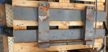 pallet bord fem 2 & 3 & 4 met lepels tractor shovel  beschikbaar voor biedingen
