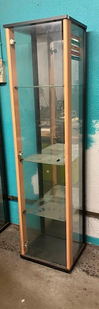 Vitrinekast 5  beschikbaar voor biedingen