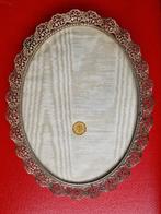 (K) Vintage design fotolijst met zilverkleurige ajour rand., Ophalen of Verzenden, Zo goed als nieuw