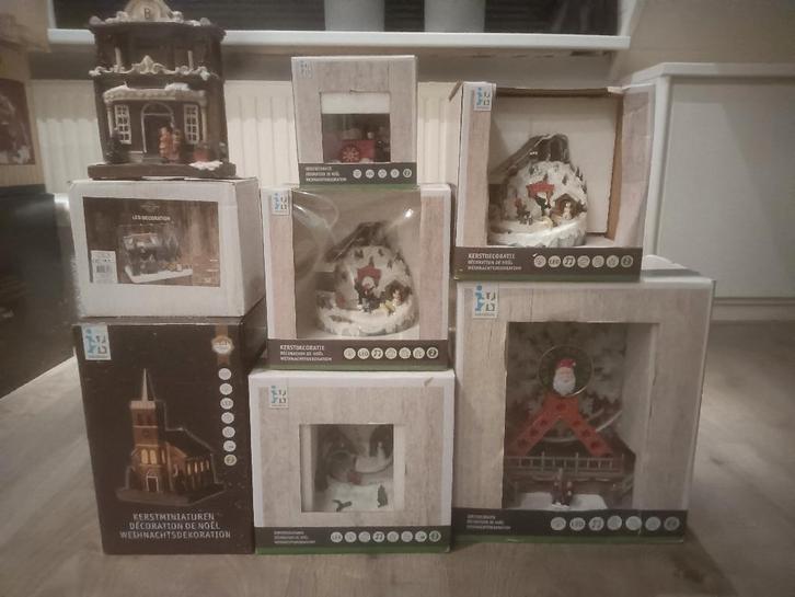 8x Kerstdorp intratuin div. huisjes, Diversen, Kerst, Zo goed als nieuw, Ophalen of Verzenden