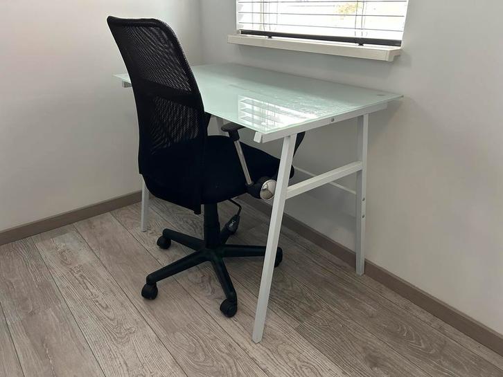 Glazen Bureau met Bureaustoel - Direct Op Te Halen!, Huis en Inrichting, Bureaus, Gebruikt, Bureau, Met wielen, Ophalen