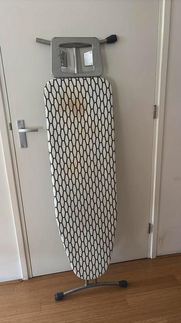 Ikea strijkplank beschikbaar voor biedingen