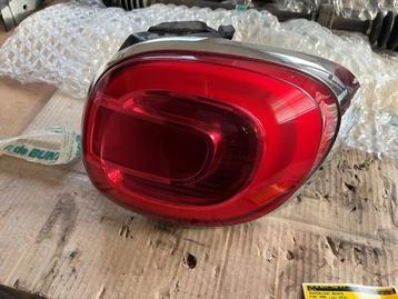 Achterlicht rechts van een Fiat 500L beschikbaar voor biedingen