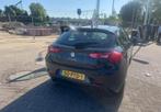 Alfa Romeo Giulietta 1.4 Turbo Multi AIR 2011 Zwart, Auto's, Voorwielaandrijving, 65 €/maand, 4 cilinders, Zwart
