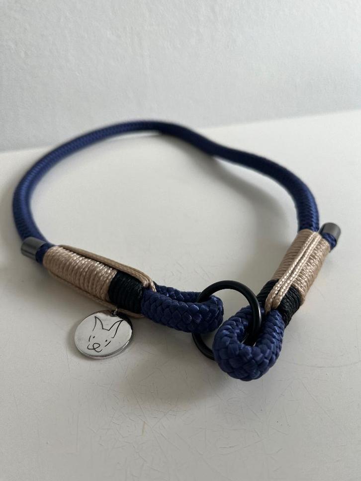 Smalle id-collar, Dieren en Toebehoren, Hondenhalsbanden en Penningen, Nieuw, Handgemaakt, Ophalen of Verzenden