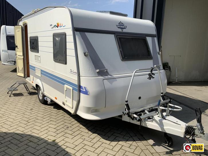 Hobby De Luxe 400 SFE, Caravans en Kamperen, Caravans, Bedrijf, tot en met 3, 1000 - 1250 kg, Treinzit, Hobby, Frans bed, Overige typen