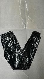 YU & ME | Gratis | Zwarte laklegging | Maat: XS, Kleding | Dames, Broeken en Pantalons, Zwart, Ophalen of Verzenden, Maat 34 (XS) of kleiner