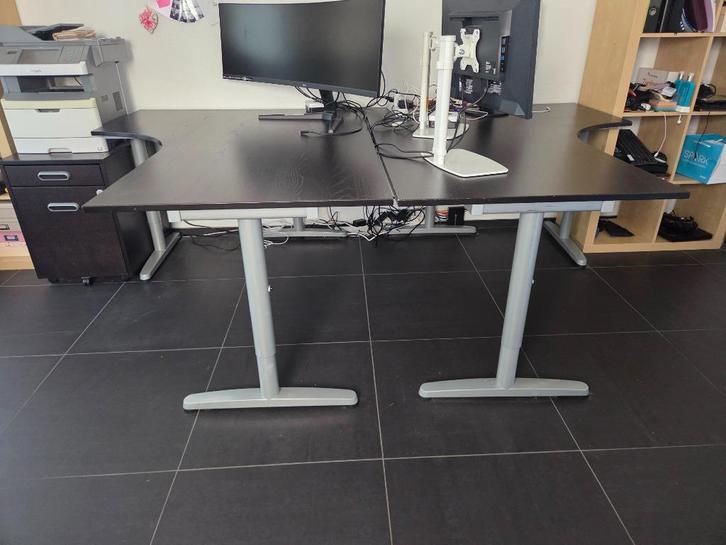 In hoogte verstelbare IKEA Galant hoekbureaus - Nette staat, Huis en Inrichting, Bureaus, Zo goed als nieuw, Bureau, In hoogte verstelbaar