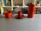 Mid Century oranje Kerily theepot, soepkom, kop en schotel, Ophalen of Verzenden