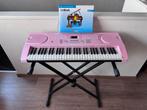Fazley roze keyboard FKB-050-P met standaard en lesboek, Muziek en Instrumenten, Keyboards, 61 toetsen, Zo goed als nieuw, Met standaard