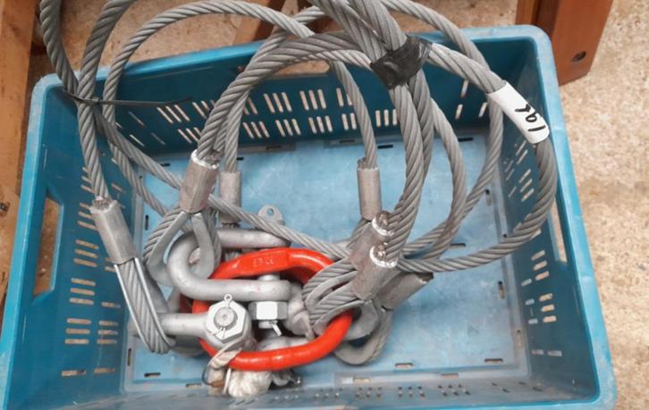 2 st Hijsstroppen,  2-sprong. Nieuw Apart of samen, Doe-het-zelf en Verbouw, Lieren en Takels, Nieuw, Ophalen