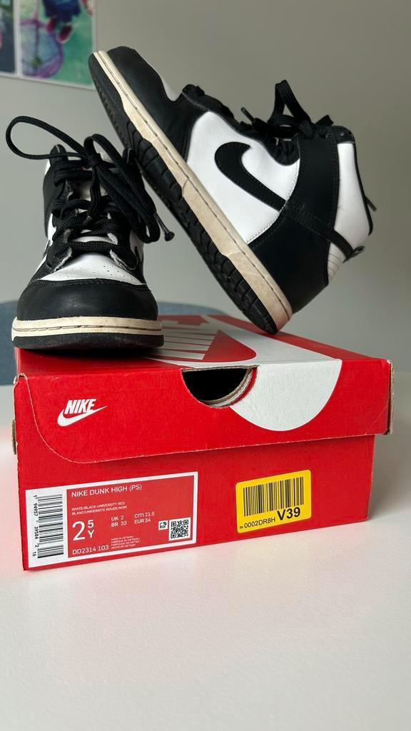Nike Dunk High Zwart Wit Maat 34 sneakers jongen meisje, Kinderen en Baby's, Kinderkleding | Schoenen en Sokken, Zo goed als nieuw