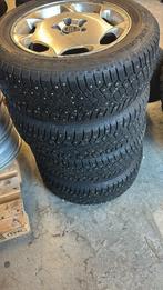 Set spikes, inclusief volvo velgen. Maat 205/60R16TXL, Ophalen