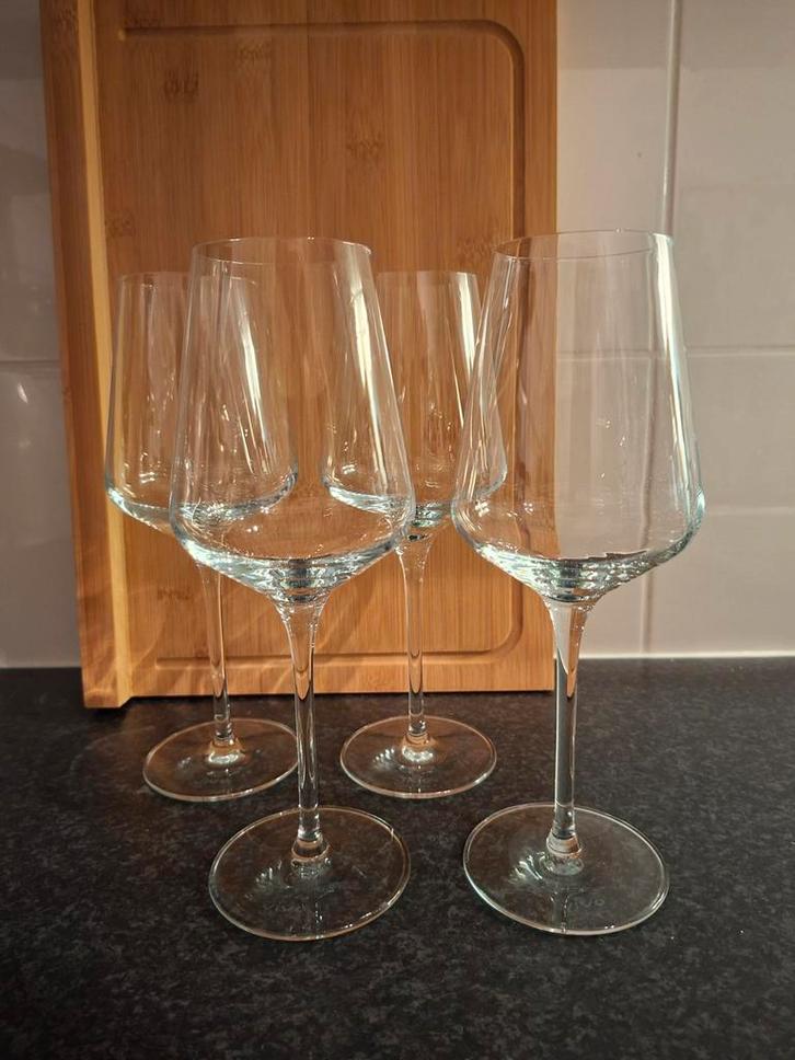 Vivo Witte Wijnglazen - Set van 4, Huis en Inrichting, Keuken | Servies, Zo goed als nieuw, Glas of Glazen, Effen, Glas, Ophalen of Verzenden