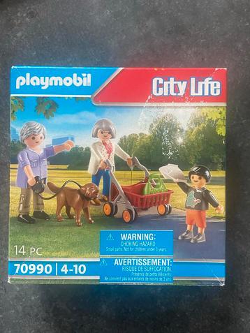 Playmobil City Life - Oma met Rollator en Hond beschikbaar voor biedingen