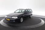 Volvo V70 2.4 140PK 1999 Grijs, Auto's, Volvo, Voorwielaandrijving, 74 €/maand, Zwart, 1436 kg