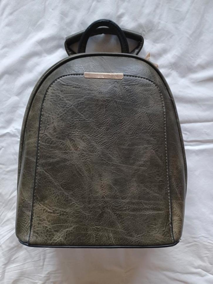 Olijfgroene Dames Rugzak - Echt Leer Look, Sieraden, Tassen en Uiterlijk, Tassen | Rugtassen, Nieuw, Overige merken, Minder dan 25 cm