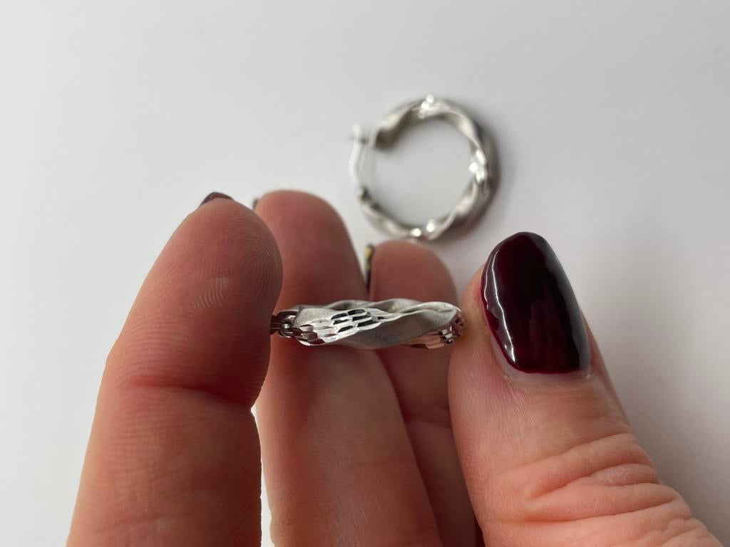 B219 Prachtige zilveren creolen wokkels, Sieraden, Tassen en Uiterlijk, Oorbellen, Ophalen of Verzenden, X, Zilver, Zilver