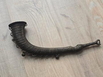 Zeldzame 19de eeuwse Afrikaanse jachthoorn van messing €135 beschikbaar voor biedingen